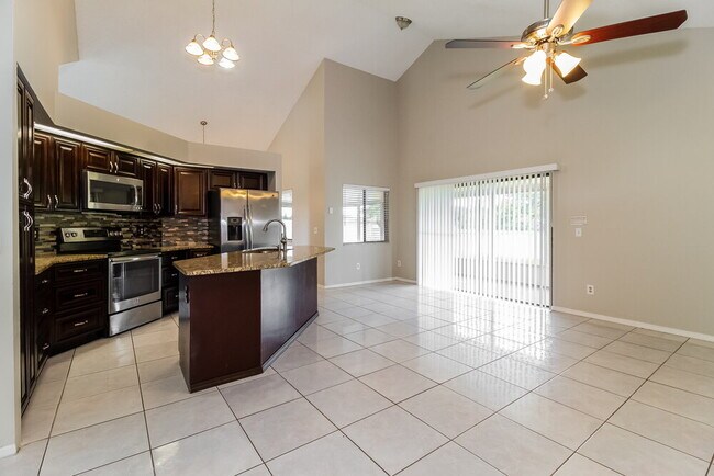 Foto del edificio - 825 Virginia Woods Ln