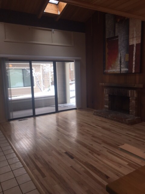 Building Photo - 121 Juanita Dr