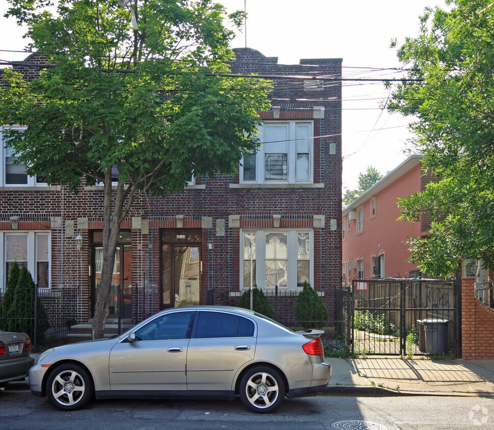 Foto principal - 32-33 110th St