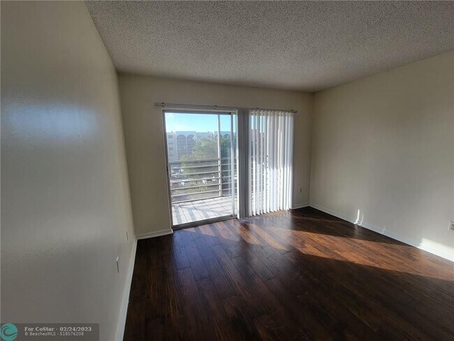 Building Photo - 2800 NW 56th Ave