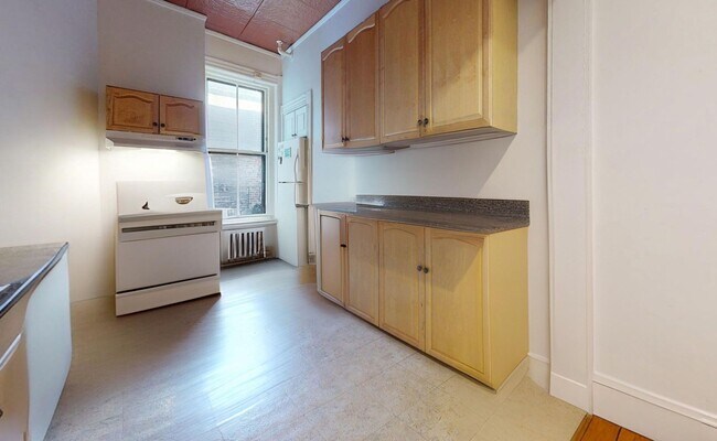 Foto del edificio - Don't miss out on this AWESOME two bed on Union Park in the South End... June 1st Move in!
