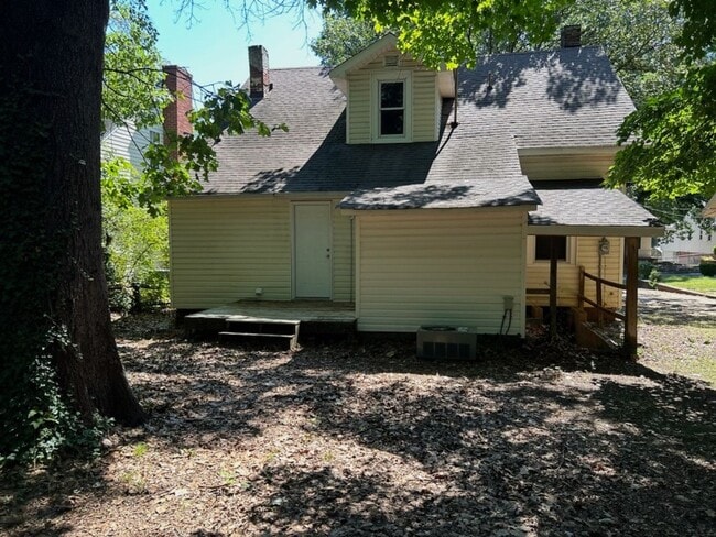 Foto del edificio - 3 Bedroom 1.5 Bath Home Available for Rent...