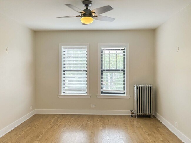 Foto del edificio - 4604 N Winchester Ave