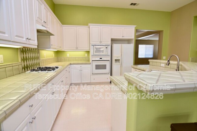 Foto del edificio - 35195 Slater Ave