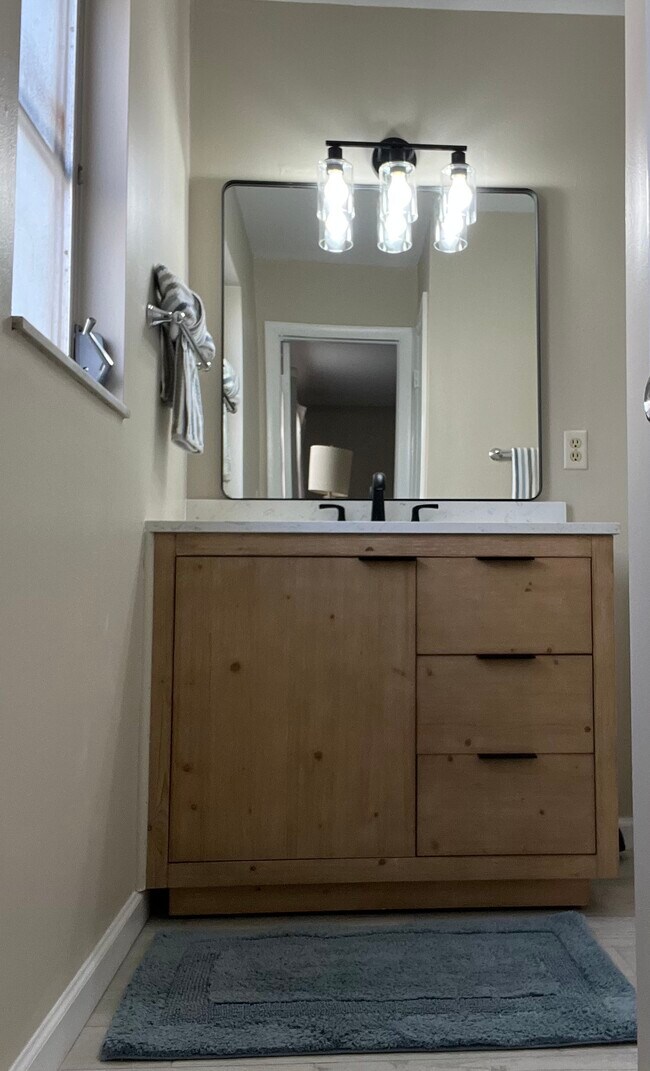 Foto del edificio - 220 Park Blvd N