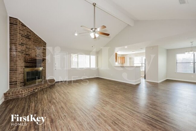 Building Photo - 2437 Slaton Dr