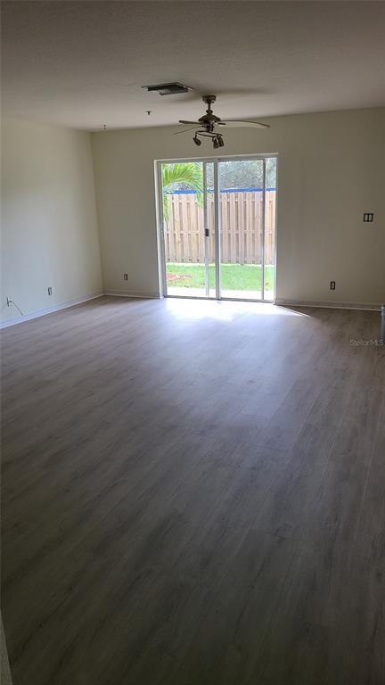 Foto del edificio - 304 SE Bloxham Way