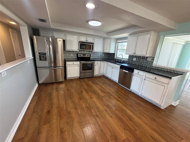 Foto del edificio - 121 Carlisle Ave NW