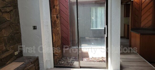 Building Photo - 7407 Kings Manor Ct