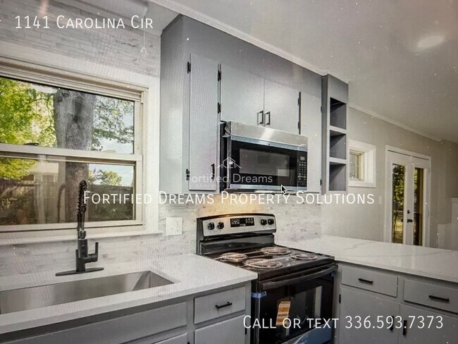 Foto del edificio - 1141 Carolina Cir