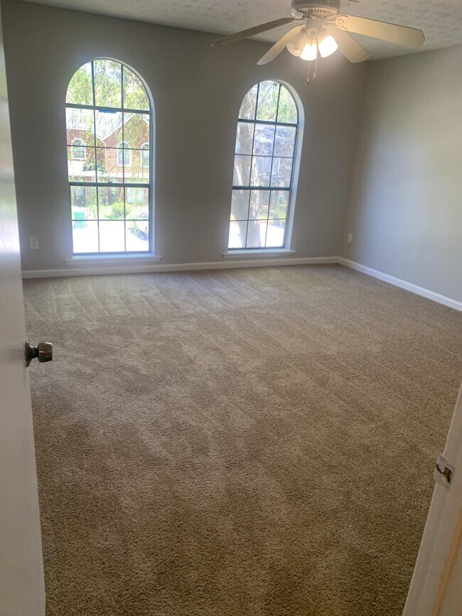 Foto del edificio - 799 Heritage Oaks Dr