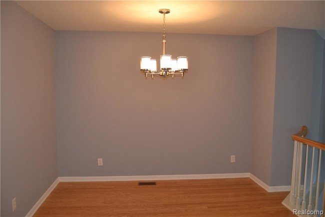 Building Photo - 29403 Glen Oaks Blvd E