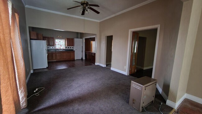Building Photo - Cozy 2 bedroom available!
