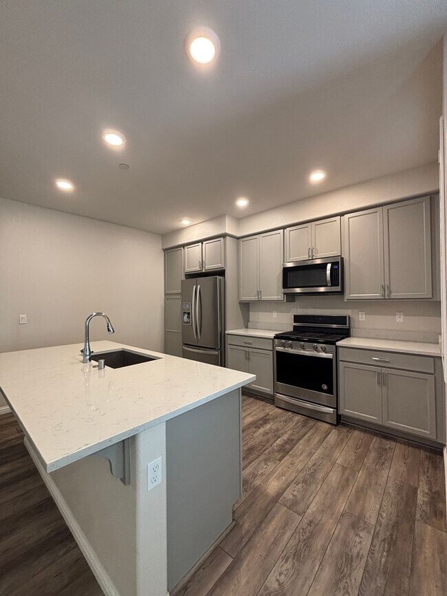 Foto del edificio - Move-In Ready - New Build 2 Bed / 2 Bath Condo in Milpitas