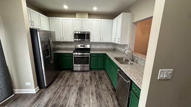 Building Photo - 1044 N Claremont Dr