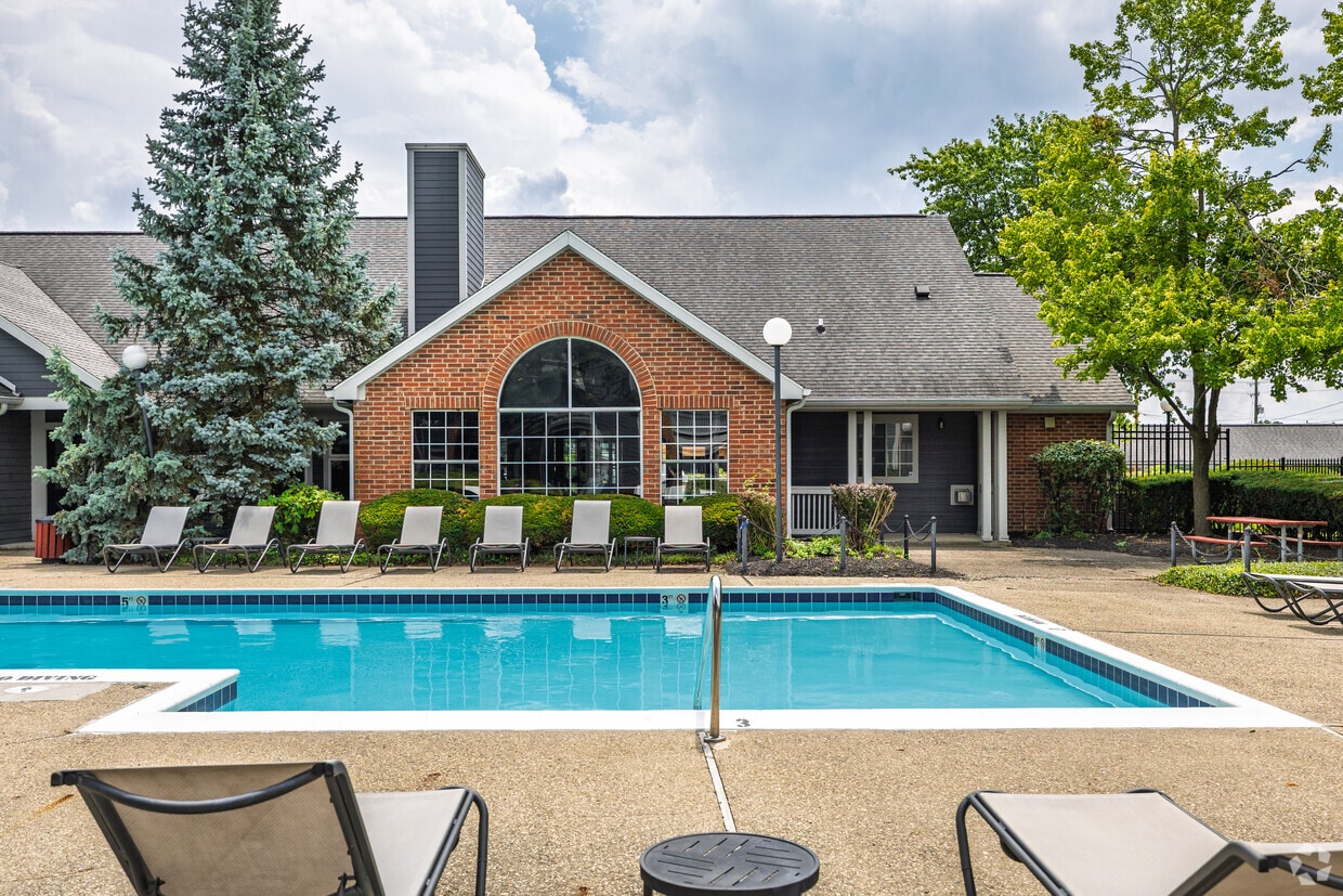 Foto principal - Lakeshore Apartments