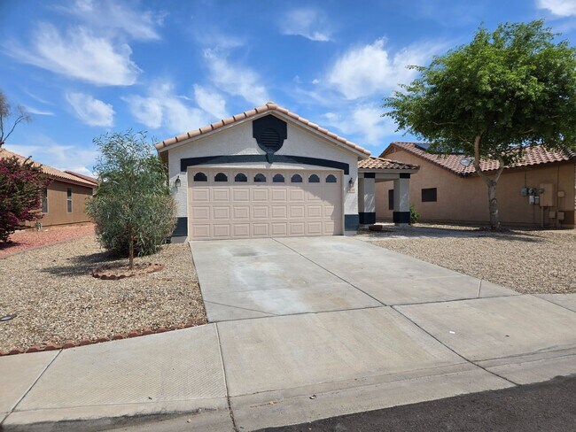 Foto del edificio - 3 bed, 2 bath in Surprise