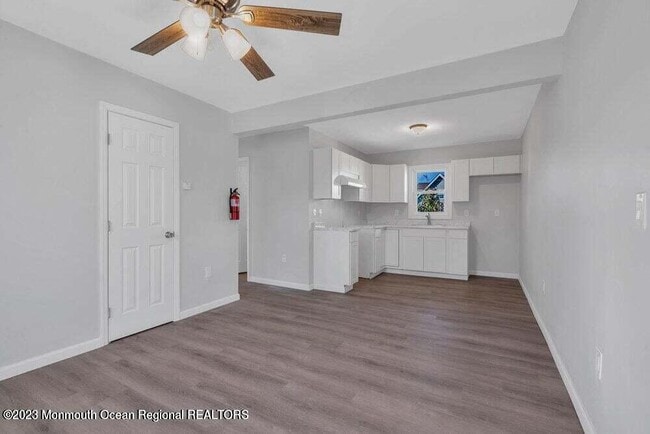 Building Photo - 7 Pollys Park Dr