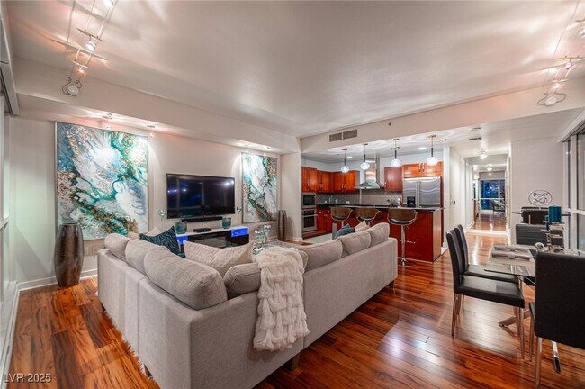 Foto del edificio - 4525 Dean Martin Dr