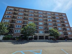 Building Photo - 740 E Broadway