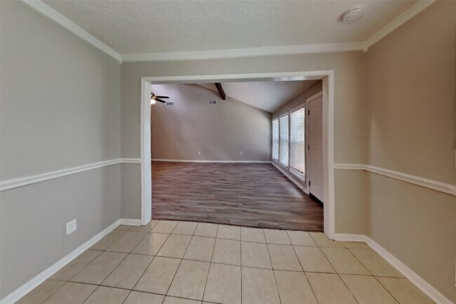 Foto del edificio - 22530 Smokey Hill Dr