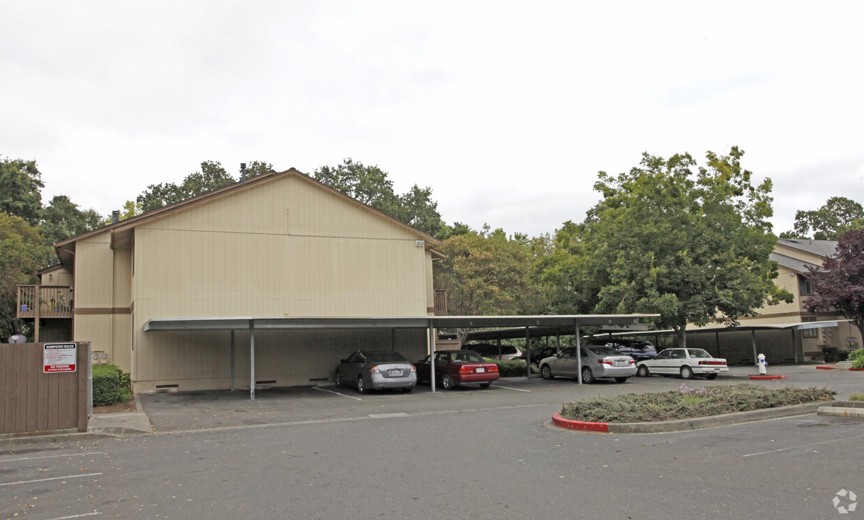 Building Photo - Woodgate Oaks Apartments