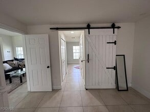 Building Photo - 1210 SW 10th Terrace