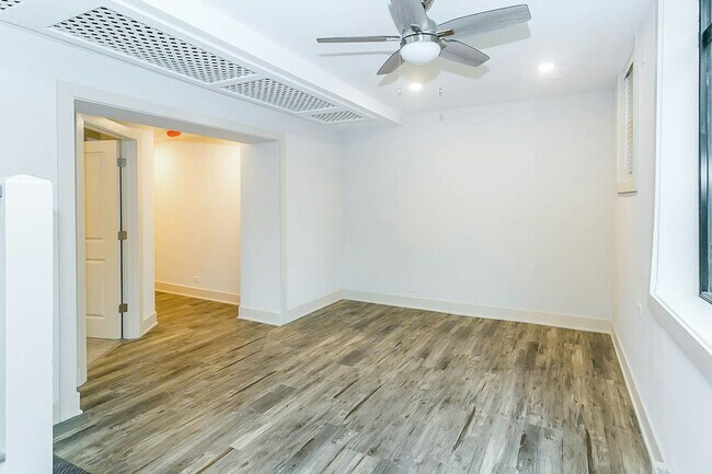 Foto del edificio - 6385 W Arlington Pl