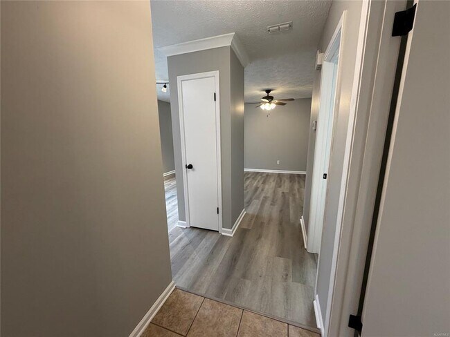 Foto del edificio - 463 Durden Rd