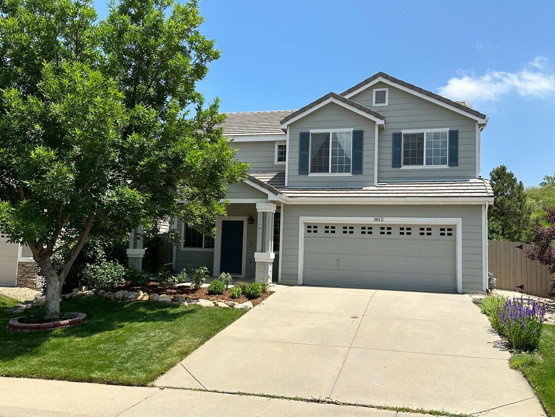 Primary Photo - Open floor plan and backs to Open Space! 4...
