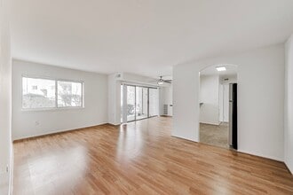 Building Photo - 12307 Braxfield Ct