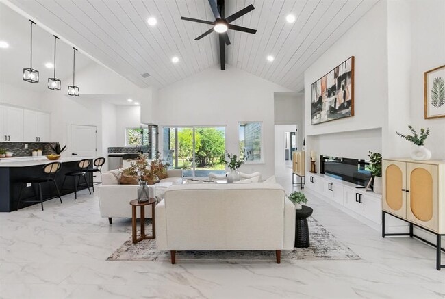 Building Photo - 418 Bedford Dr