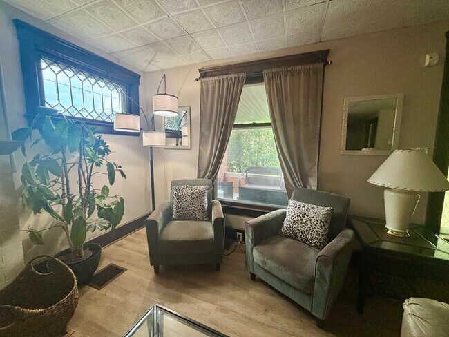 Foto del edificio - 1483 E 118th St