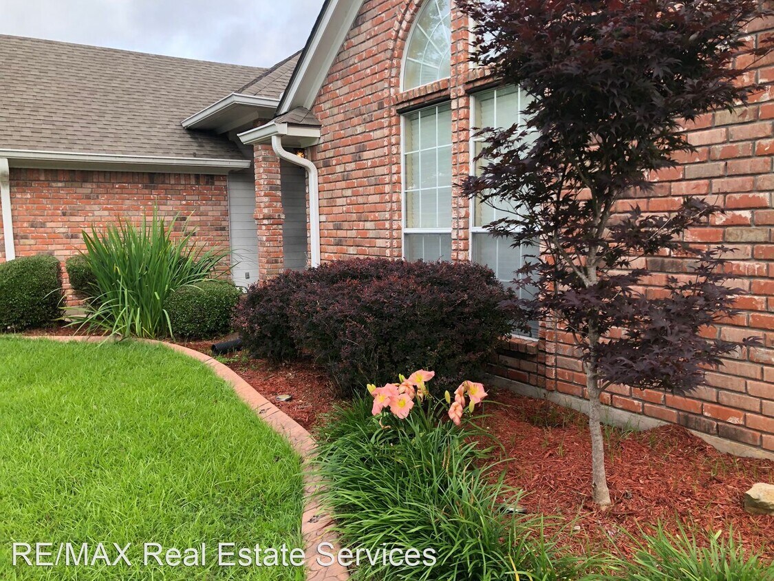 Primary Photo - 3 br, 2 bath House - 6001 Sandalwood