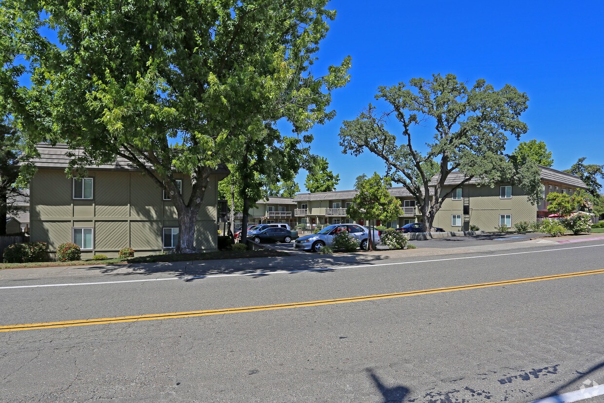 Foto del edificio - Merrychase Condominiums