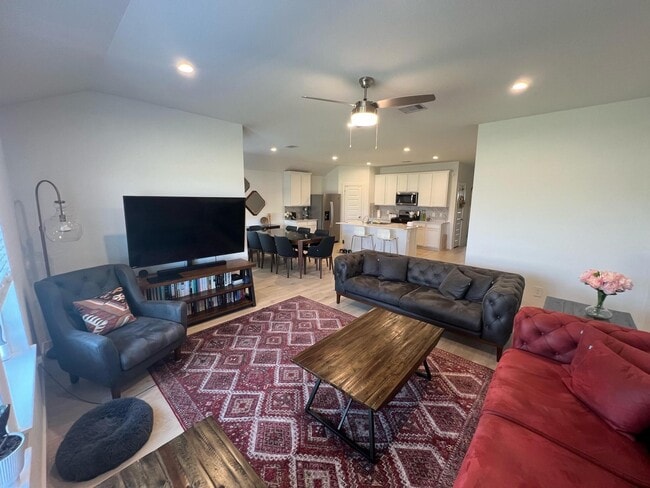 Building Photo - 4007 Pierce Pl Ln