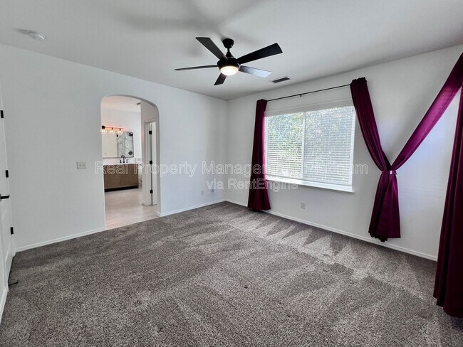 Foto del edificio - 1766 Glen Oban Ln