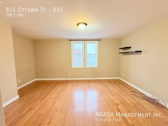 Photo du bâtiment - COZY 2 BED/ 1BATH - IN WALKERVILLE - PLUS ...