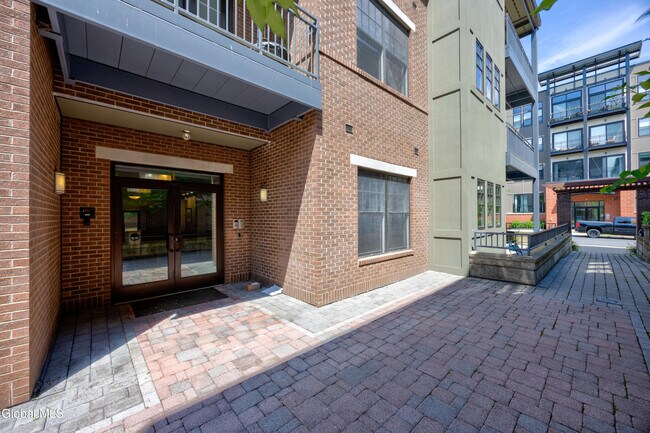 Foto del edificio - 30 Whistler Ct