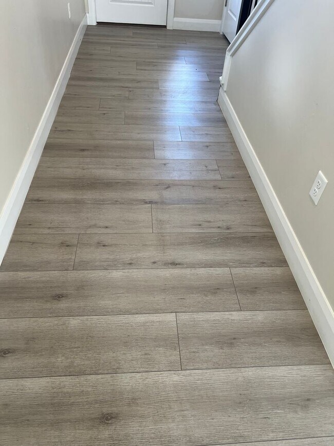 Foto del edificio - Beautiful Modern Townhome