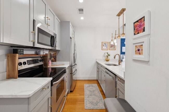 Foto principal - 1440 Church St NW