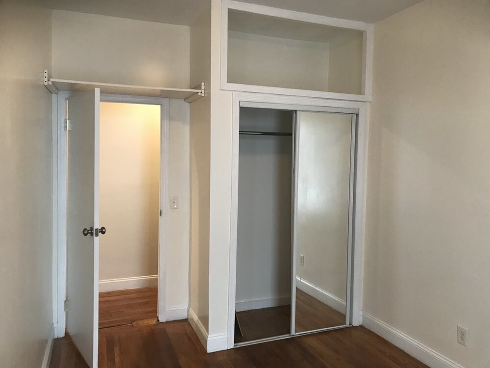 Building Photo - 352 Saint Johns Pl