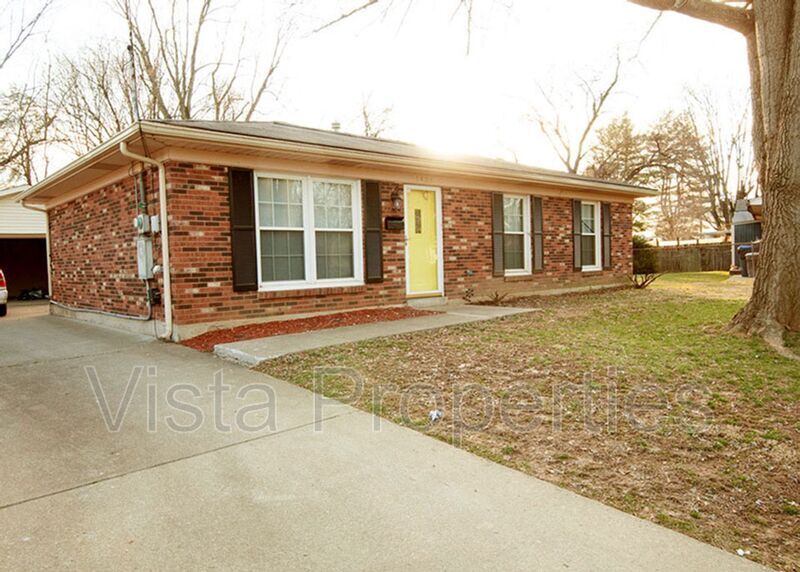 5406 Chestnutwood Way, Louisville, KY 40272 House for Rent in
