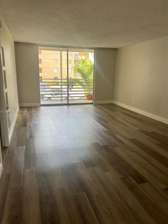 Foto del edificio - 408 NW 68th Ave