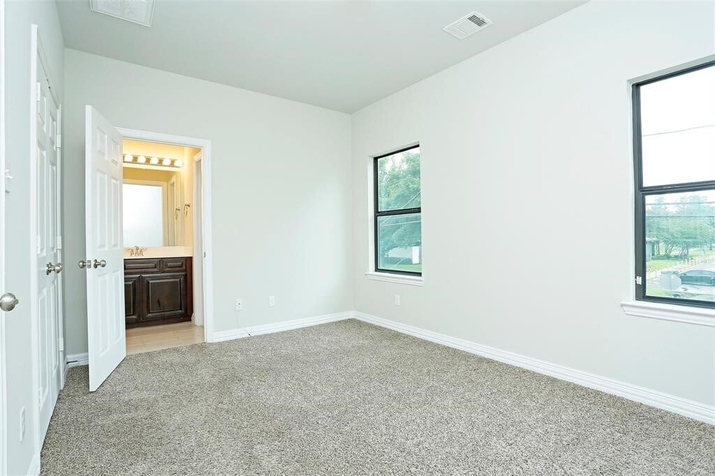 Foto principal - 990 Grenshaw St