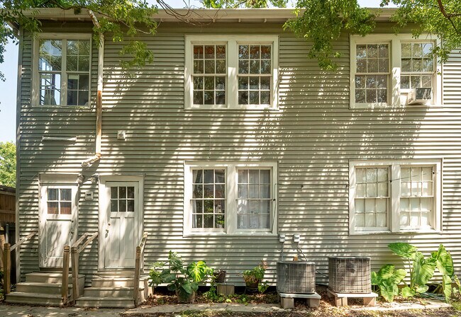 Foto del edificio - 2015 S Rendon St