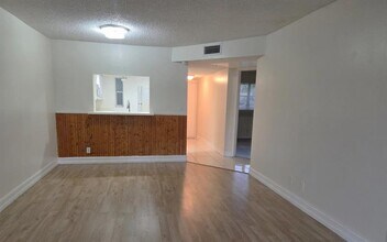 Building Photo - 7901 S Colony Cir