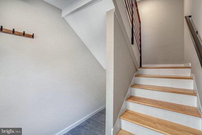Foto del edificio - 10237 Stratford Ave