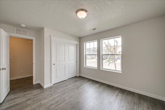 Foto del edificio - Beautiful 5 Bedroom Home in Nampa, Great L...
