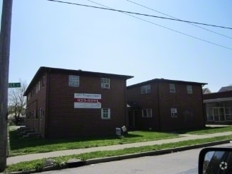 Primary Photo - Fountain Square Townhomes